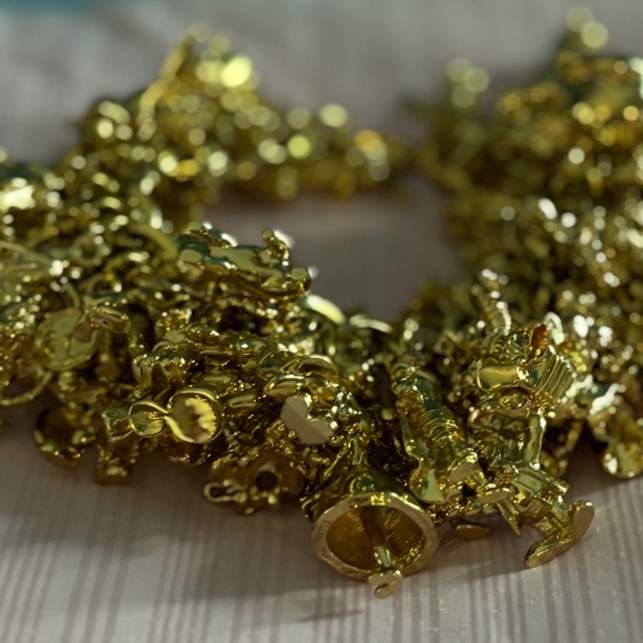 Disney 75 years of love & laughter limited edition charm bracelet - RARE - 1998 - Picture 11 of 14